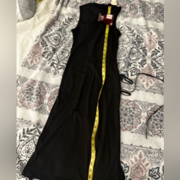 MIDI dress with slit. - Picture 2 of 5